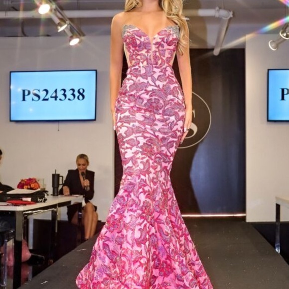 Portia and Scarlett Pink Floral Prom Dress - Picture 1 of 1
